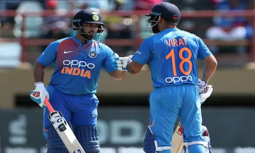 రెండో వన్డే ముందు టీమిండియాకు ఎదురు దెబ్బ..?