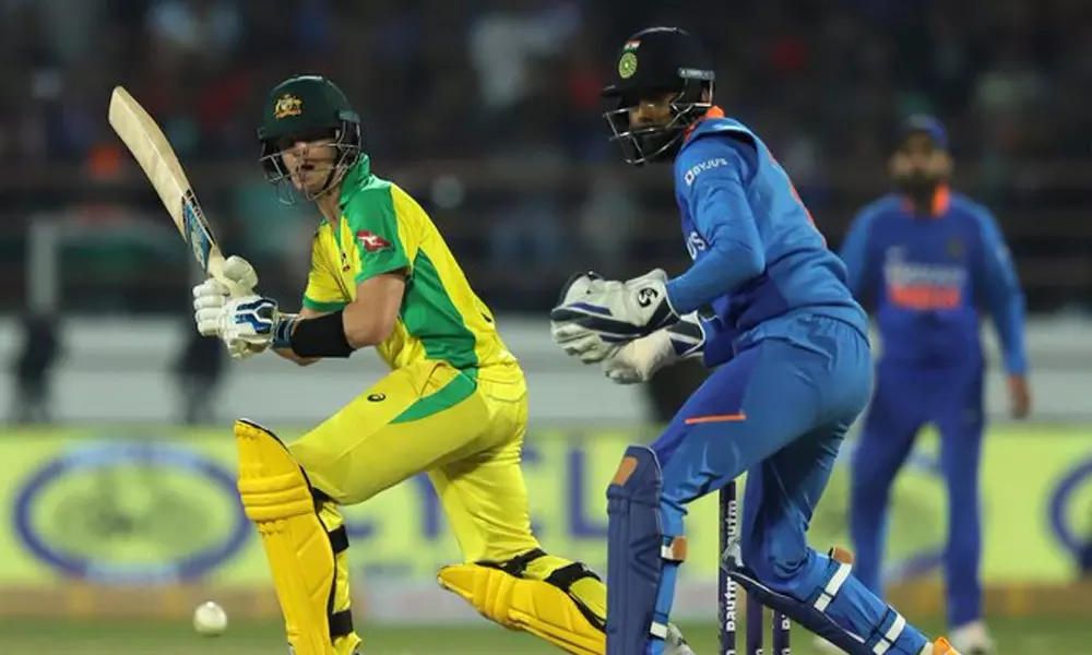 India vs Australia, 2nd ODI : స్టీవ్ స్మిత్ అర్ధ శతకం