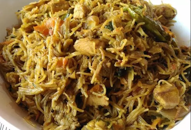 Delicious Recipe: ఘుమఘుమలాడే వెరైటీ సేమియా చికెన్ బిర్యానీ