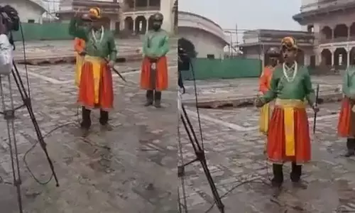 అప్పుడు గాడిదెక్కాడు...ఇప్పుడు రాజయ్యాడు అప్పుడు గాడిదెక్కాడు...ఇప్పుడు రాజయ్యాడు