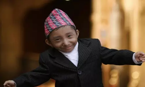 తుది శ్వాస విడిచిన ప్రపంచ పొట్టి మనిషి మగర్ తుది శ్వాస విడిచిన ప్రపంచ పొట్టి మనిషి మగర్