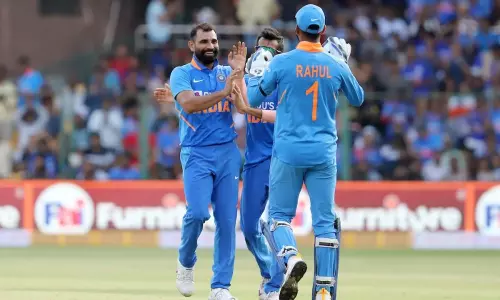 IND V AUS 3rd ODI : చివరి ఓవర్లలో షమి మెరుపులు.. భారత్ లక్ష్యం చిన్నదే !