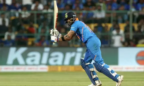 IND V AUS 3rd ODI : కోహ్లీ హాఫ్ సెంచరీ.. విజయానికి చేరువుగా టీమిండియా