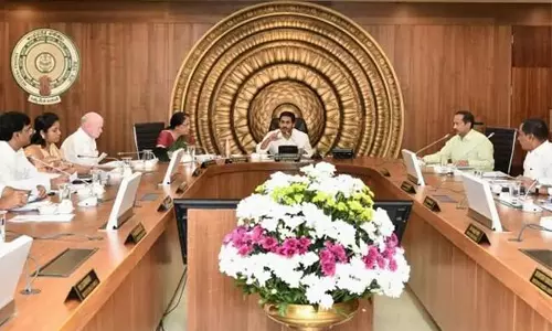 బిగ్ బ్రేకింగ్ : వికేంద్రీకరణకు ఏపీ క్యాబినెట్ ఆమోదం బిగ్ బ్రేకింగ్ : వికేంద్రీకరణకు ఏపీ క్యాబినెట్ ఆమోదం