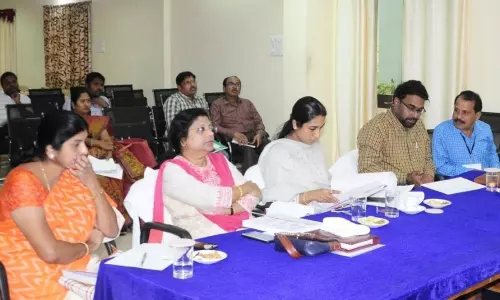 మున్సిపల్ పరిధిలోని ప్రభుత్వ, ప్రైవేటు పాఠశాలలు, కళాశాలలకు సెలవు