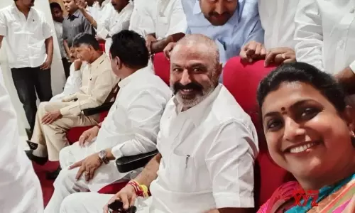 బాలయ్యతో రోజా సెల్ఫీ.. ఆర్జీవీ సెటైర్లు