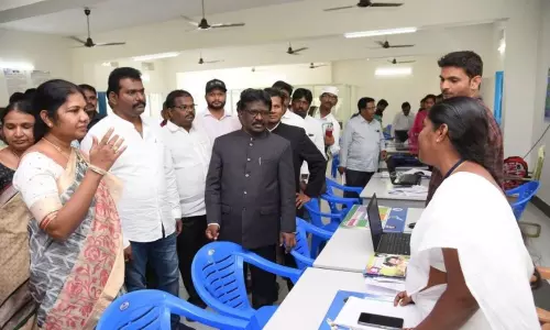 Guntur: ప్రజల ముంగిటకే ప్రభుత్వ సేవలు: కలెక్టర్