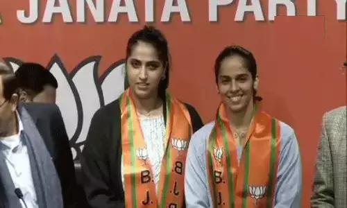 బీజేపీలో చేరిన సైనా నెహ్వాల్