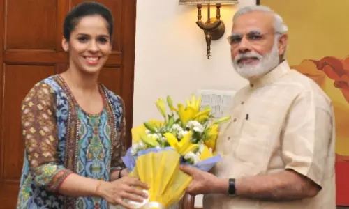 సైనా నెహ్వాల్‌ కమలం రాకెట్‌ పట్టుకోవడం వెనక సీక్రెట్‌ ఏంటి?