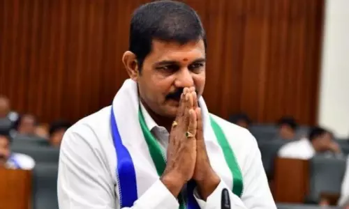 కార్మికుల పిల్లలకు స్కాలర్ షిప్పులు: ఎమ్మెల్యే