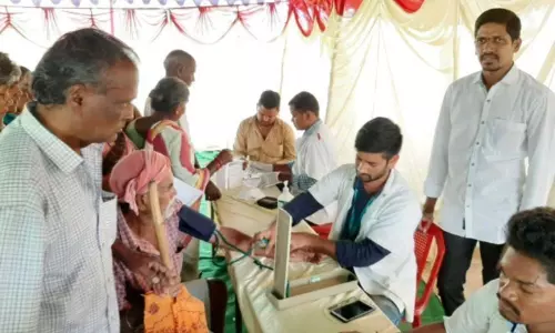 Rayavaram: జింసర్ ఆసుపత్రి వైద్యులచే ఉచిత మెగా వైద్య శిబిరం