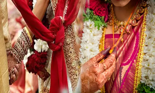 పెళ్లిలో మూడు ముళ్ళు, ఏడు అడుగులు ఎందుకు ?