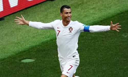 సాకర్ దిగ్గజం క్రిస్టియానో రొనాల్డో సరికొత్త రికార్డు సాకర్ దిగ్గజం క్రిస్టియానో రొనాల్డో సరికొత్త రికార్డు