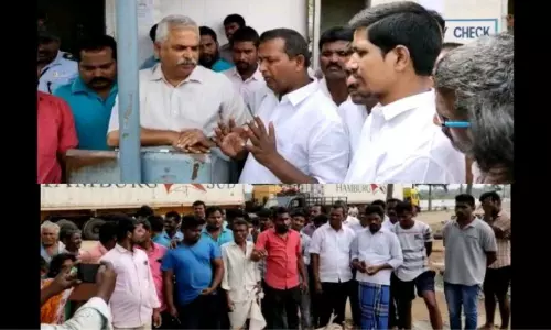 కోస్టల్ గోల్డ్ ఫ్యాక్టరీలో అక్రమ నిర్మాణాలు నిలిపివేయాలని గ్రామస్థులు ధర్నా