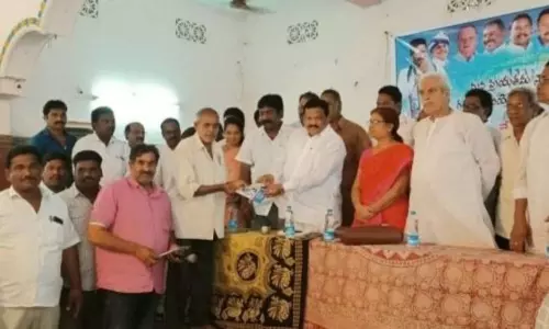 పెన్షన్ రాలేదని ఫిర్యాదు చేస్తే ఉపేక్షించేది లేదు: ఎమ్మెల్యే