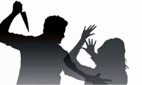 ఉత్తరప్రదేశ్ లో దారుణం: భార్యను చంపి..ఆమె తలతో రోడ్లమీద నడుస్తూ.. ఉత్తరప్రదేశ్ లో దారుణం: భార్యను చంపి..ఆమె తలతో రోడ్లమీద నడుస్తూ..