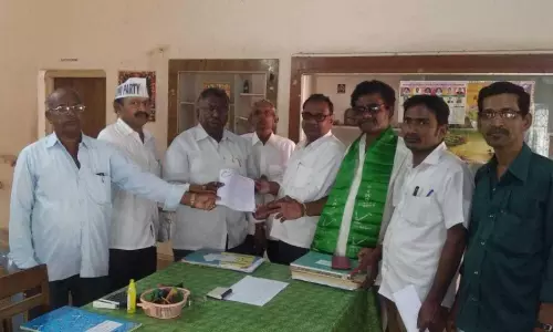 Visakhapatnam: కమిటీల పేరుతో కాలయాపన చేసి రైతులను మోసగించడం తగదు: సీపీఐ