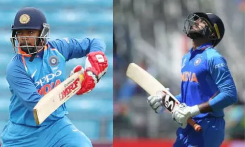 ఓపెనర్ల వికెట్లు కోల్పోయిన భారత్ : 9 ఓవర్లకు 2 వికెట్లకు 54 పరుగులు