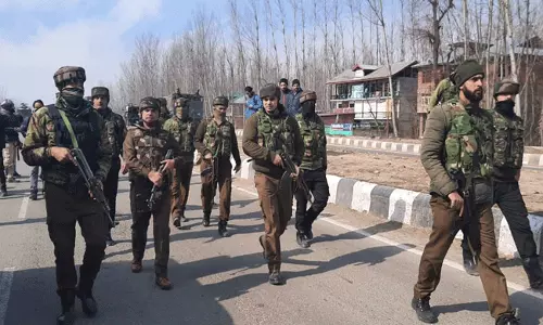 శ్రీనగర్ లో ఎన్‌కౌంటర్‌.. ఇద్దరు ఉగ్రవాదుల హతం.. ఒక సిఆర్పిఎఫ్ సిబ్బంది మృతి..