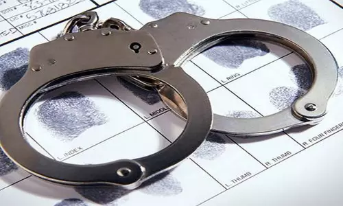 బీజేపీ నేత ఫిర్యాదు.. అర్ధరాత్రి ఎమ్మెల్యే అరెస్ట్..