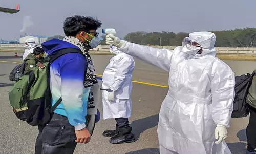 హుబీ ప్రావిన్స్‌ నుండి కేరళ చేరుకున్న 15 మంది విద్యార్థులు