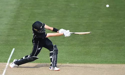 IND vs NZ 2nd ODI: ఆఖరి ఓవర్లలో తుస్ మనిపించిన భారత బౌలర్లు.. టార్గెట్ 274 IND vs NZ 2nd ODI: ఆఖరి ఓవర్లలో తుస్ మనిపించిన భారత బౌలర్లు.. టార్గెట్ 274