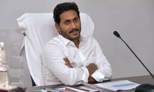 రెండు నెలలకు కలిపి పెన్షన్ .. సీఎం జగన్ కీలక నిర్ణయం