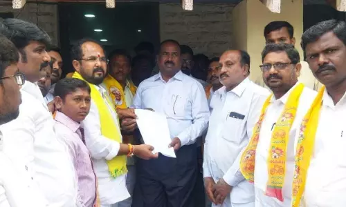 Jammalamadugu: అర్హులందరికి ఫించన్,రేషన్ కార్డులు ఇవ్వాలి: టీడీపీ