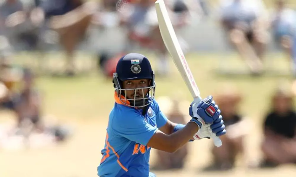 New Zealand vs India 3rd ODI : కివీస్ లక్ష్యం 297 New Zealand vs India 3rd ODI : కివీస్ లక్ష్యం 297