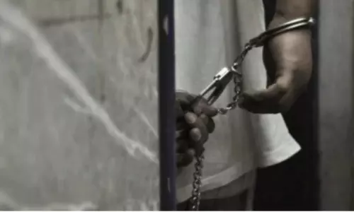 ఖైదీలకు ఓటు హక్కు కల్పించాలని పిల్.. కొట్టేసిన ఢిల్లీ హైకోర్టు