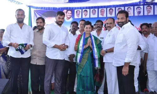 ఆ ఇద్దరి వల్లే రాజకీయాలు వదిలేశా.. మళ్లీ వాళ్లిద్దరి వల్లే రాజకీయాల్లోకి వచ్చా: మాజీ మేయర్