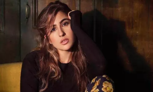 వదిన అంటావా.. అభిమాని వెంటపడి తరిమిన హీరోయిన్.. వైరల్ వీడియో