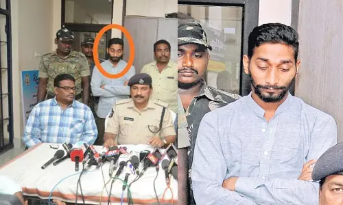 మంత్రి కేటీఆర్ పేరు వాడుకుని క్రికెట్ ప్లేయర్ మోసాలు... మంత్రి కేటీఆర్ పేరు వాడుకుని క్రికెట్ ప్లేయర్ మోసాలు...