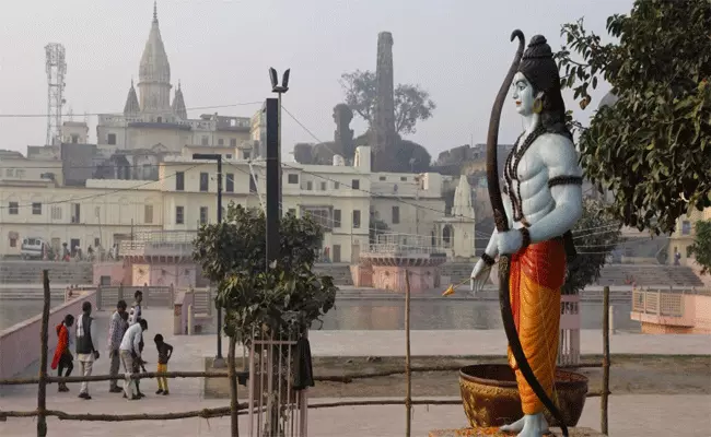 Ayodhya: ఆయోధ్యలో రామ మందిర నిర్మాణంలో నేడు కీలక ఘట్టం