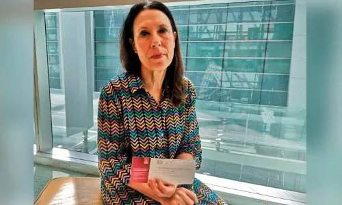 Debbie Abrahams: బ్రిటిష్ ఎంపీని ఎయిర్ పోర్ట్ నుండే వెనక్కిపంపిన భారత్
