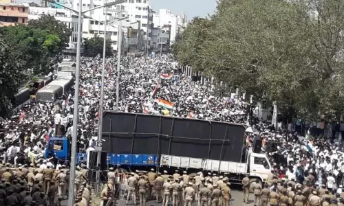 చెన్నైలో లాంగ్ మార్చ్.. CAA , NRC కి వ్యతిరేకంగా తీర్మానం చేయాలని డిమాండ్