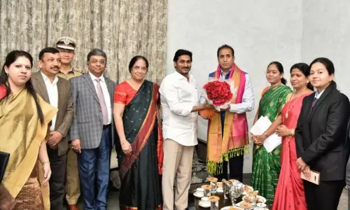 సీఎం జగన్ ను కలిసిన మహారాష్ట్ర హోం మంత్రి