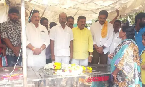 Vuyyuru: ప్రభుత్వం విధి విధానాలపై టీడీపీ నేతలు ఫైర్