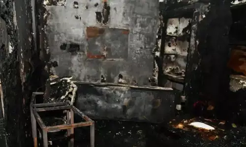 విషాదం: మంటల్లో సజీవదహనం అయిన ముగ్గురు విద్యార్థినులు