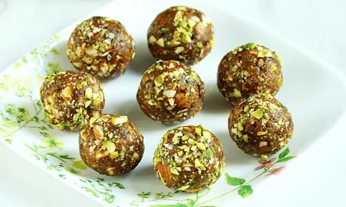 రుచికి రుచి.. ఆరోగ్యానికి ఆరోగ్యం.. డ్రై ఫ్రూట్ లడ్డూ తయారీ ఎలా?