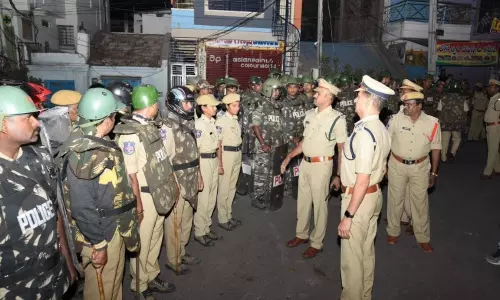 Karimnagar: నాఖా చౌరస్తాలో పోలీసుల మాక్ డ్రిల్