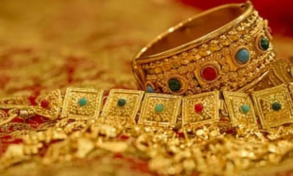 Gold rate Today: స్వల్పంగా దిగొచ్చిన బంగారం..రెండోరోజూ వెండి ధరలు తగ్గాయి!