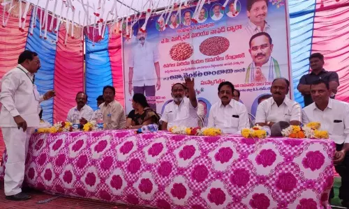 Giddalur: కొనుగోలు కేంద్రాలను రైతులు సద్వినియోగం చేసుకోవాలి: ఎమ్మెల్యే