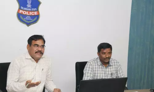 Medak: నేరస్థులకు శిక్ష పడేలా చూడటంలో కోర్టు కానిస్టేబుళ్ల పాత్ర కీలకం: సిఐ చందర్