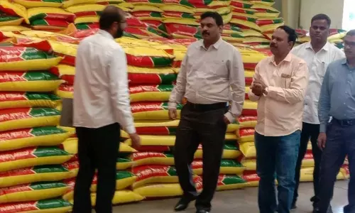 కృష్ణపట్నం పోర్టులో విజిలెన్స్ అధికారులు దాడులు.. 1700 టన్నుల రేషన్ బియ్యం పట్టివేత