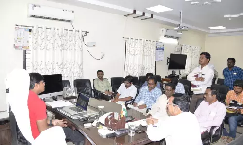 Kesamudram: మున్సిపాలిటీలను సమగ్రంగా అభివృద్ధి చేయాలి: జిల్లా కలెక్టర్ వి పి గౌతమ్