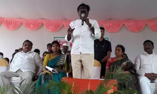 Madhira: మున్సిపల్ కమిషనర్ పై మంత్రి ఆగ్రహం