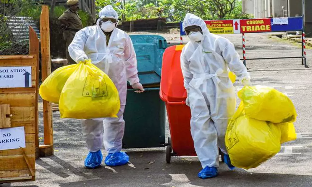 కరోనా కలకలం.. స్కూల్ బంద్