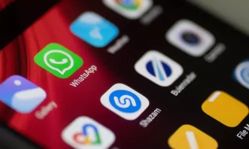 జమ్మూ & కాశ్మీర్ లో సోషల్ మీడియా నిషేధం ఎత్తివేత.. 2 జిలో ఇంటర్నెట్ కు అనుమతి