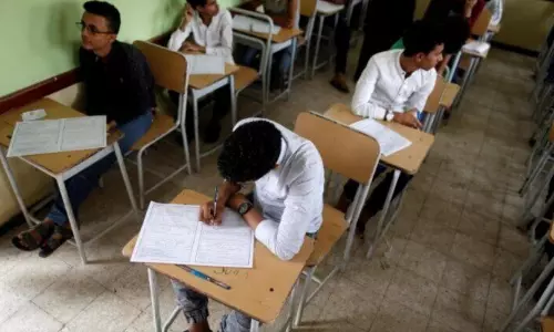 టెన్త్‌ బోర్డు నిర్వాకం.. తీవ్ర విమర్శలు